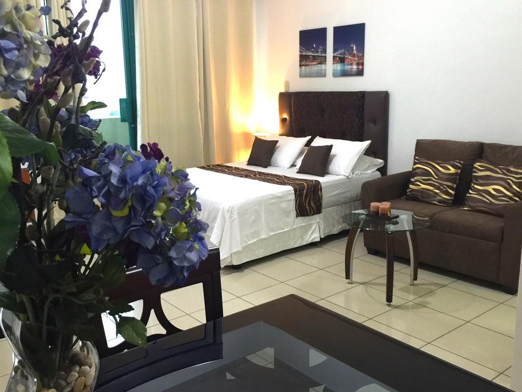 Mch Suites At Robinson'S Place Residences Manila Ngoại thất bức ảnh